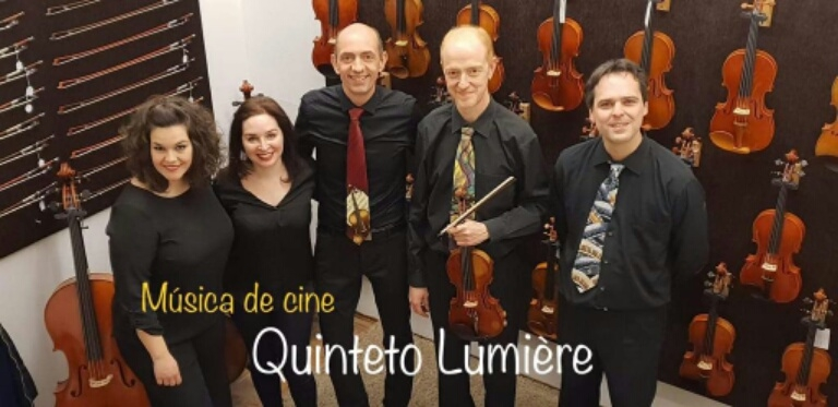 JMD_villaverde's tweet photo. 🎶 Este domingo acogemos el #concierto 'Música de Cine' 🎞

🎻 El Quinteto Lumière interpreta los temas de películas como Memorias de África, Indiana Jones, Superman o El Padrino, entre otros

📍 CS Bohemios
📆 12 de abril a las 12:00
✅ Entrada libre
👉 https://t.co/fQTjVLKVVv https://t.co/mATeVC5bN5