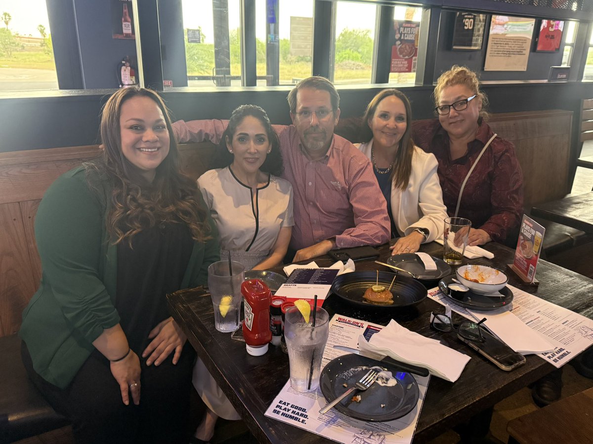 LLRobles09's tweet image. Another great day with leadership! Thank you all for giving me the opportunity of being part of this year’s Limitless Leader and the knowledge that comes with it. Much #chilislove to my mentors. @sarahmillerSA @mlflores610 @LarryV71