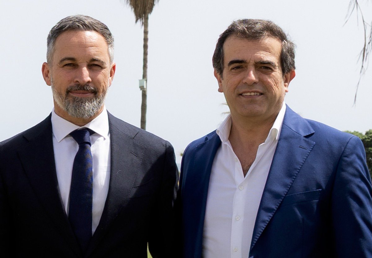 antsev's tweet photo. Hoy, el Comité Ejecutivo Nacional ha ratificado las listas para las elecciones andaluzas del próximo 17 de mayo.

Es un honor y un orgullo liderar la lista de VOX en Málaga, una lista repleta compañeros con un enorme talento que van a dar todo por los malagueños. 

Agradezco el apoyo y la confianza de @Santi_ABASCAL, @Igarrigavaz y de @GaviraVox.

¡Vamos a por todas!