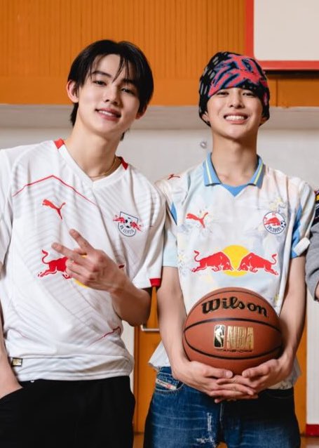 𝘍𝘪 tweet media