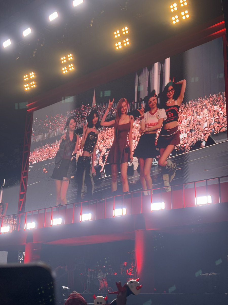 karina♡ tweet media