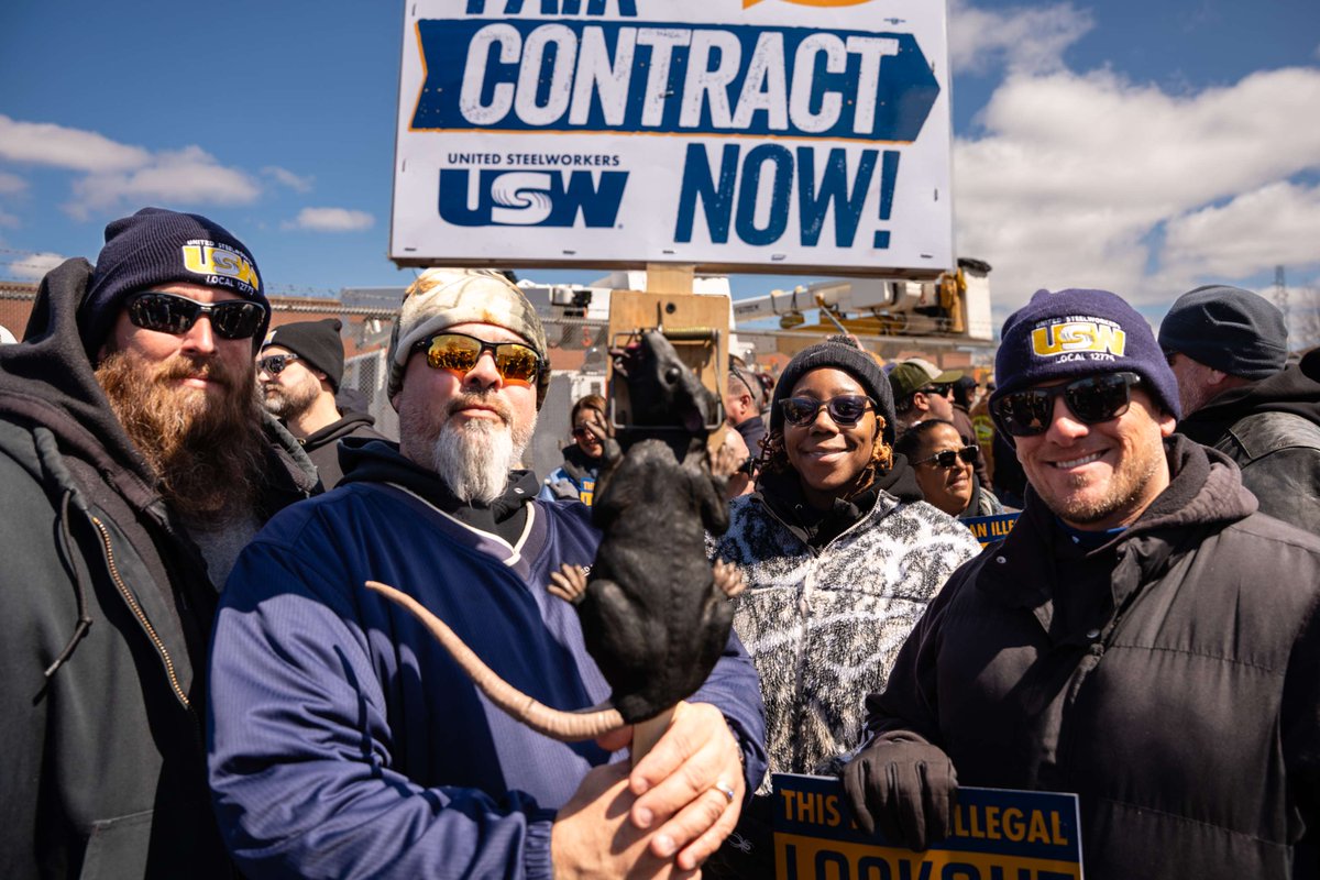 steelworkers's tweet image. In our union, we all have each other’s backs. Our siblings in Locals 7-1, 12755, and 13796 are all illegally locked out of their jobs in northern Indiana – and we’re standing behind them, just as they’re supporting each other on the picket lines. #Solidarity