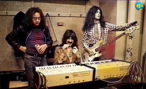 Coast To Coast tweet media