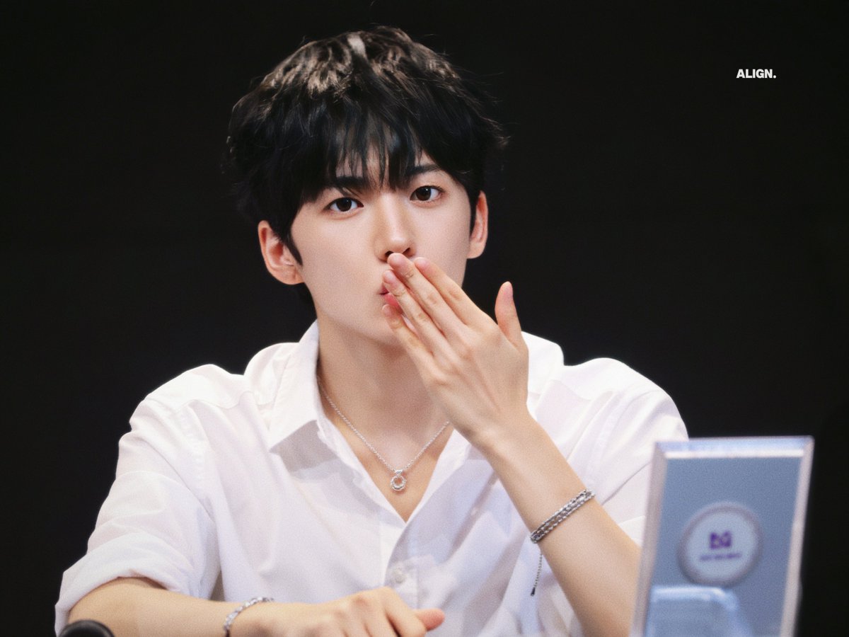 #HAPPY_MINJAE_DAY
이번 한 해 네가 내리는 모든 결정이 작년보다 조금 더 네가 꿈꾸던 모습에 가까워지길
그리고 네가 만든 음악이 그 자체로 가장 좋은 자기소개가 되길~
생일 축하해🖤
#싸이커스 #민재 #xikers #MINJAE