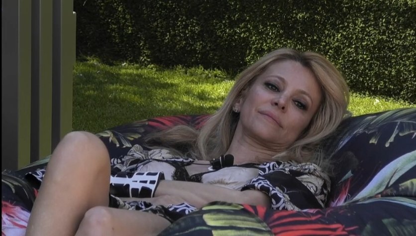 𝐑𝐨𝐬𝐯𝐞𝐫𝐲 𝐃𝐚𝐧𝐚 🪐 tweet media