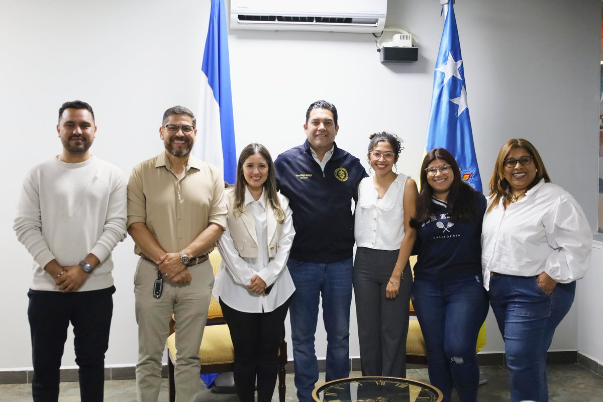juandiegozelaya's tweet photo. Me encantó la pasión de los jóvenes de la carrera de arquitectura de Unitec. 

Me prestaron un proyecto integral para la transformación del Río Choluteca. Si cambiamos el entorno cambiamos la conducta. https://t.co/ER4orWEgK5