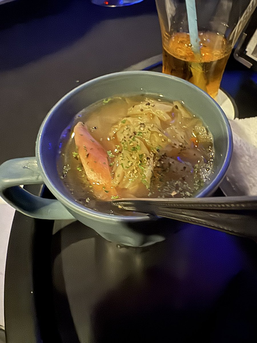Tata00tatatata's tweet image. 久しぶりのシーシャ、ポトフ美味しかった😋
#あんちゃんお利口さん #POCA