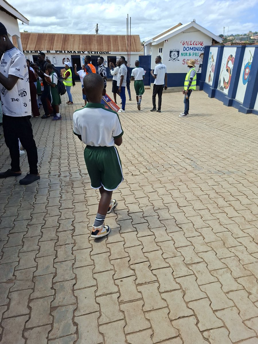 Mr.Robert tweet media