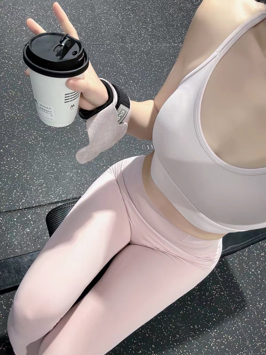 灰菜菜（每日大赛） tweet media