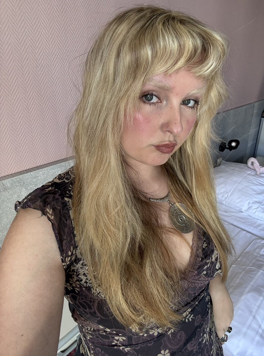 u1tramoderngirl's tweet image. btk berlin hello i am #READY