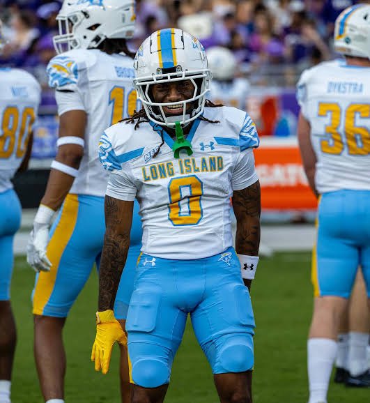 RamzeeHamm4's tweet image. After a great conversation with Coach @RylanStamn, I am honoured to announce my first D1 Offer to Long Island University. #FinsUp #AGTG @CNBroncoFB @fbcoachhunter