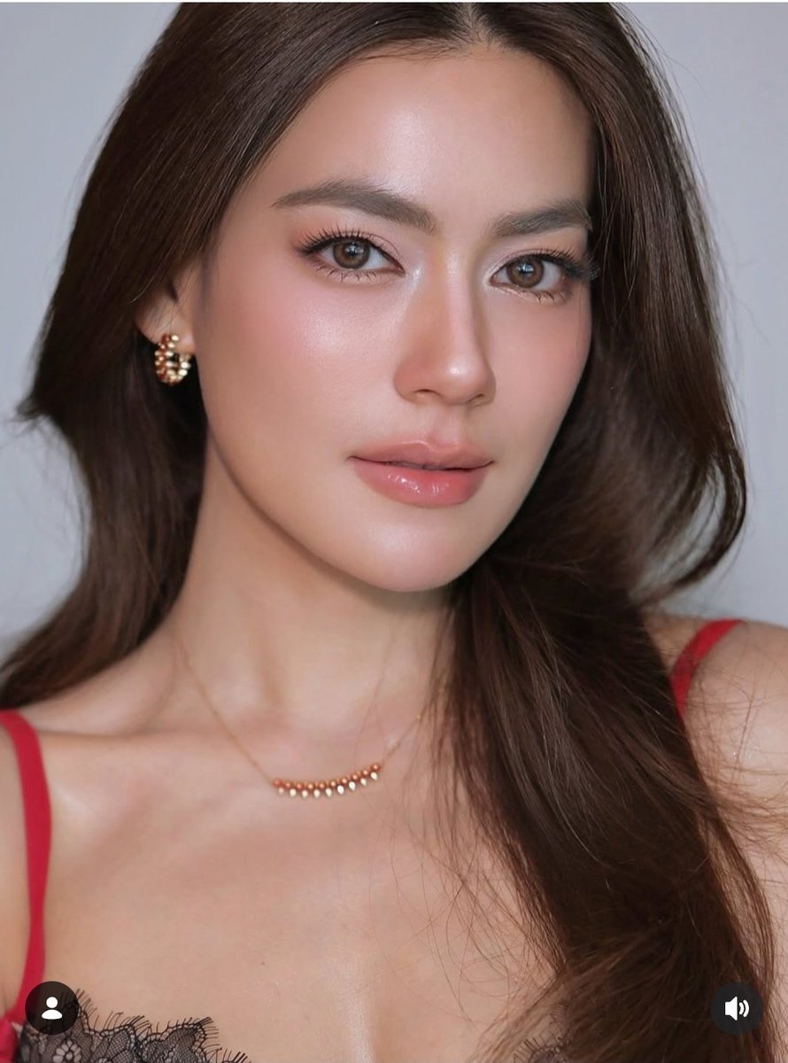 Nouth23288096's tweet photo. OMG กี้ดดดพี่คิมกับสีแดงโคตรสวยอะหุ่นจึ้งมากหน้าคมสวยสุดๆโอ้โห..พี่ตัวนิดเดียวเองสวยเกีนไปมากกเชอร์ไพส์สุดคือพี่มาร้องข้ามกำแพงได้ไง5555 https://t.co/SVrEuOmyKa