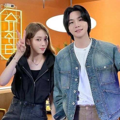 aguststream's tweet photo. yoongi’s friend, lee sung kyung, attended today’s concert 🥺 https://t.co/5txUfk0fCC