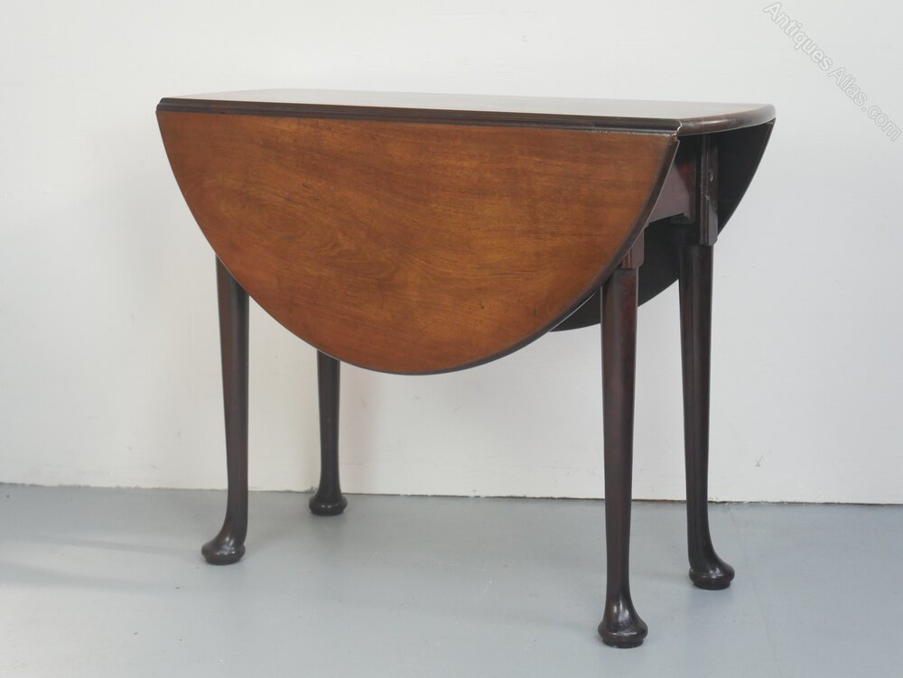 antiques_atlas's tweet image. For SALE on Antiques Atlas we have this
Small Georgian Drop Flap Table antiques-atlas.com/antique/small_… 
#Antiques
From ✨Millers Antiques of Wooler  ✨
#antique #antiquefurniture #antiquetable #antiquedropleaftable