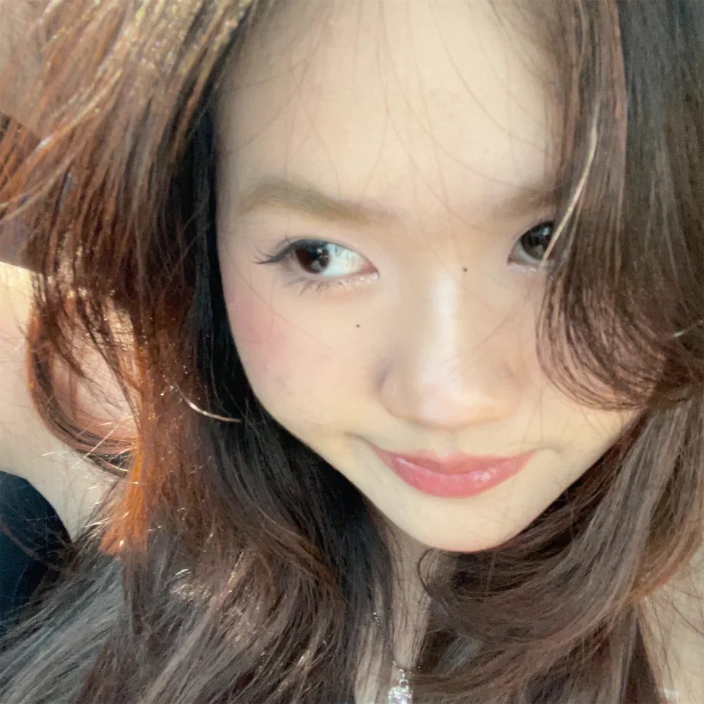 like father like daughter 
# ENGENESelcaDay 🤟🏻