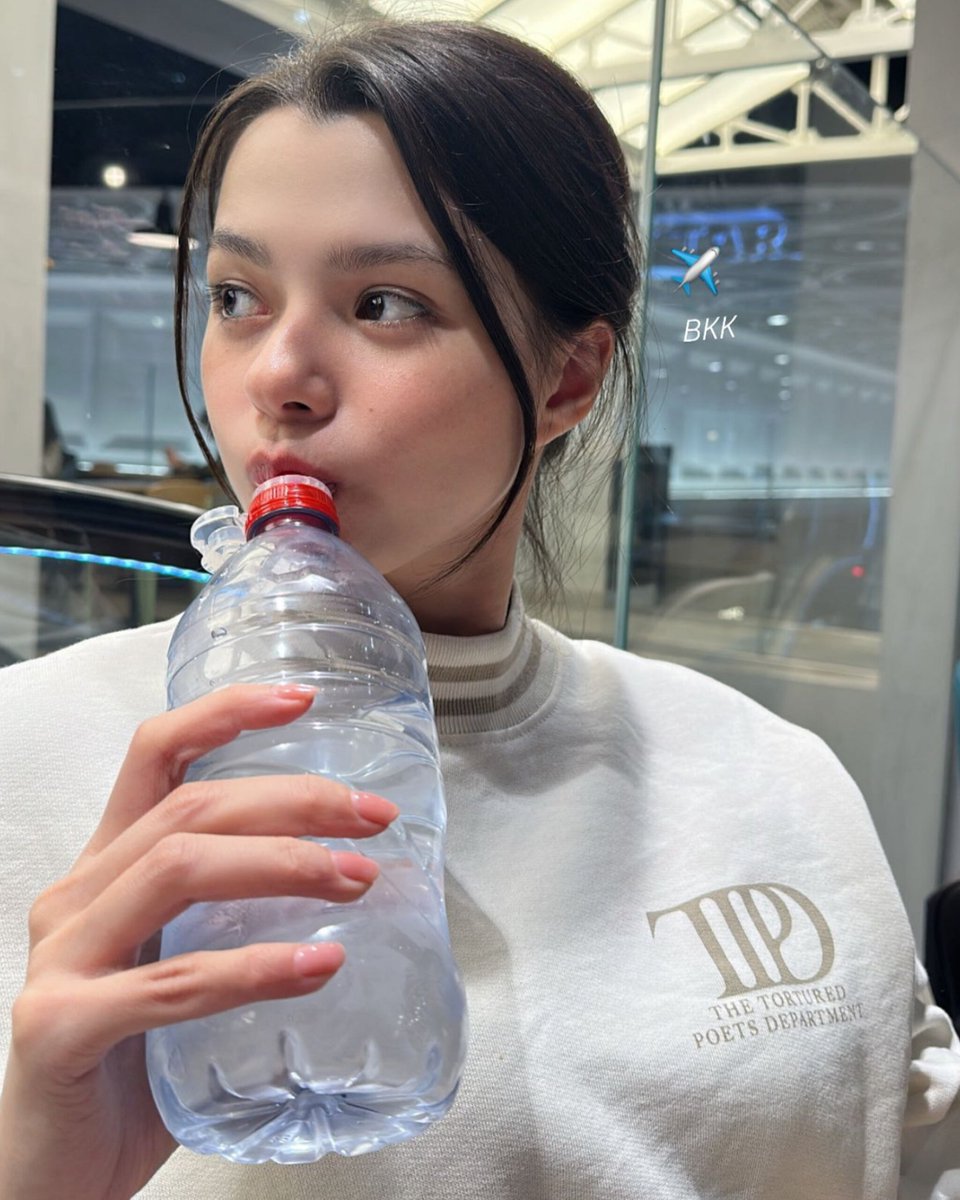 r (itsbecfreen_ real) tweet media