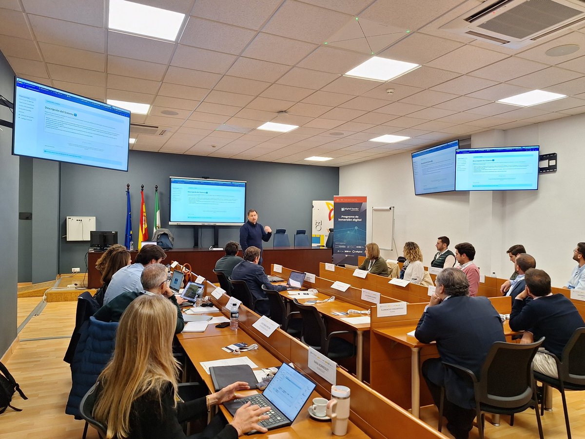 ISABEL_EOI_SEV's tweet photo. Hoy 6ª jornada de #DigitalxBorder en Sevillla, con la participación de Justo Hidalgo Chief AI Officer de Adigital; Tiffany de la Torre socia de Edefense; Jacob Jiménez CEO de DSA GRUPO; y Fermín Manzanedo Director de Operaciones de Transparent Edge a @Adigital @iCEX @EOI https://t.co/zW8tOJ8lUz