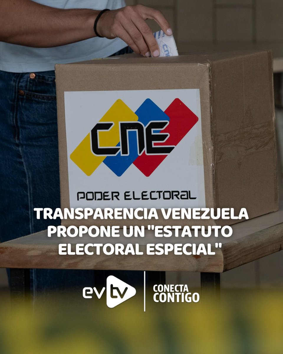 EVTVMiami's tweet photo. 🇻🇪 Transparencia Venezuela propone "Estatuto Electoral Especial" para destrabar la transición

🗣️ La ONG Transparencia Venezuela presentó este jueves una propuesta para crear un Estatuto Electoral Especial, una norma transitoria diseñada para corregir el "problema estructural" del sistema electoral y permitir comicios confiables tras la captura de Nicolás Maduro.

📢 La organización plantea que este estatuto debe tener prevalencia sobre las leyes actuales de forma temporal y taxativa, con el fin de eliminar la arbitrariedad, la opacidad y la exclusión que han marcado los procesos electorales en las últimas décadas.

📌 Puntos clave de la propuesta:

- Nuevo CNE: Rediseñar la selección de rectores para garantizar independencia total y eliminar el control partidista del órgano rector.

- Voto en el exterior: Garantizar el derecho al sufragio de los casi 8 millones de venezolanos en la diáspora, denunciando que en 2024 apenas el 1.4% de los electores potenciales fuera del país pudo inscribirse.

- Cláusula de caducidad: El estatuto debe ser limitado, rigiendo únicamente para el primer ciclo electoral de la transición y caducando automáticamente al finalizar el proceso.

#NoticiasEVTV #TransparenciaVenezuela #Elecciones #Venezuela #Transicion