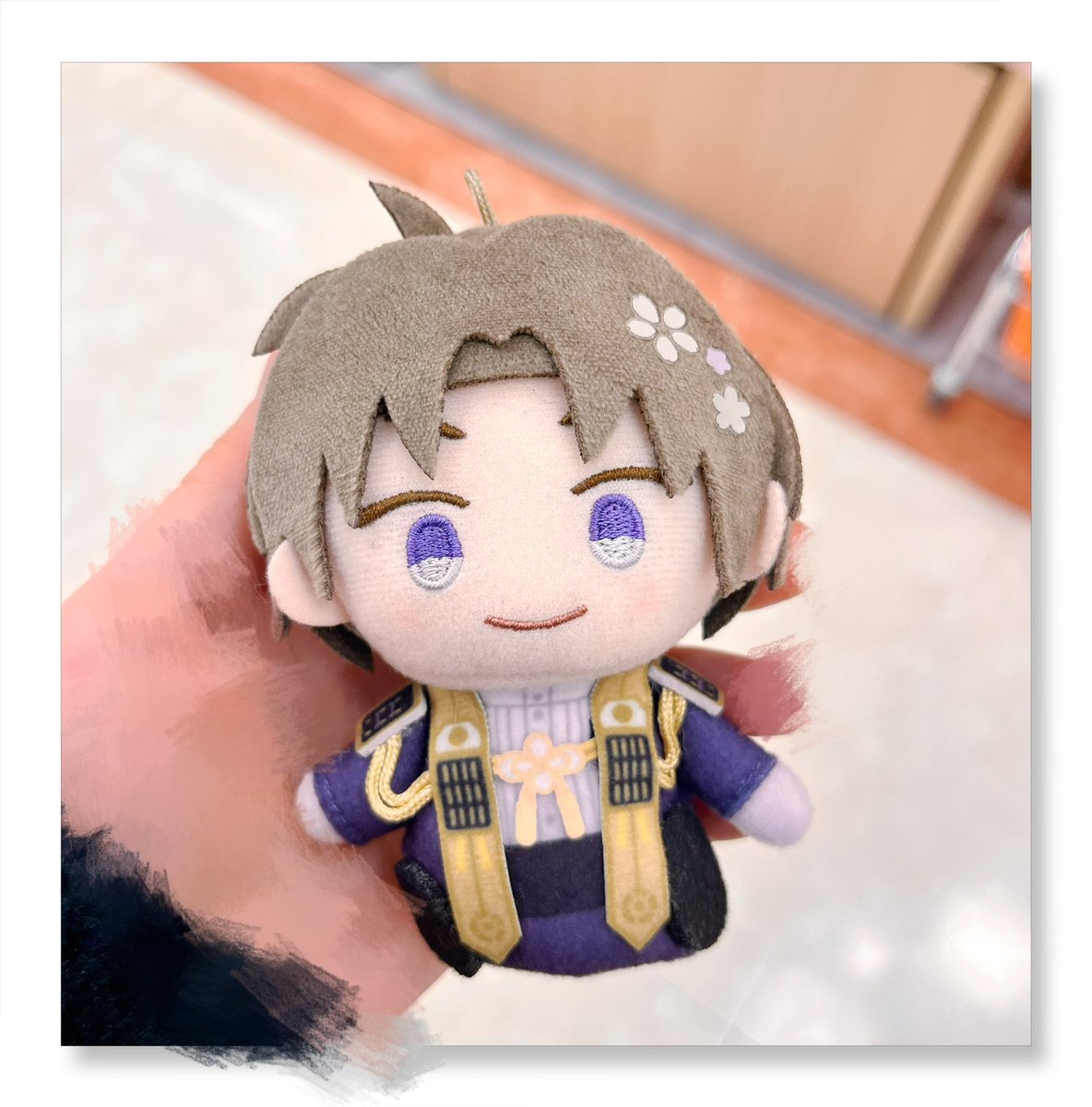 長谷部いた‼️‼️‼️ゆびべいた‼️‼️夜イオンから連絡があり、該当ぽいものがあるとの事で急いでお迎えに行ったらいた‼️‼️お肉🍖売り場（⁉️）に落ちてたらしい😭😭😭😭皆様、本当に本当にありがとうございました😭😭😭😭大変大変お騒がせしました😭😭刀とボールチェーンないけど😭😭😭長谷部おかえり‼️‼️‼️