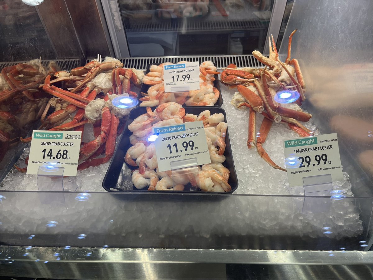 Luv2Teach7's tweet photo. @Publix You are SO wrong for this! We are not that gullible.  These larger legs used to be sold right along with the others…for the SAME price! Are you trying to tell me the crabs got smaller? https://t.co/vkW6gNSPUE