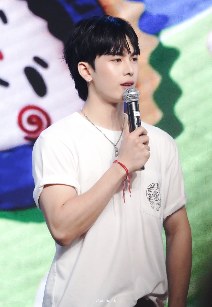 by_heartattack's tweet photo. พี่ต้าดิwa 

#Santappp https://t.co/yu2QTdrH3x