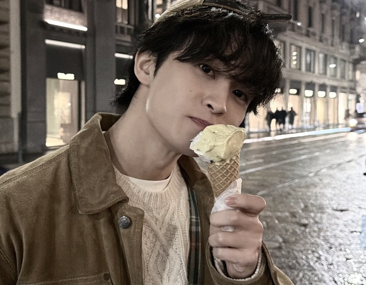 issae :3 tweet media