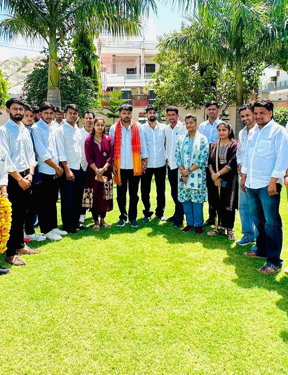 VikrantPatelinc's tweet photo. 🇮🇳 " संगठन जिसने नाम दिया, पहचान दी " 🇮🇳
विश्व के सबसे बड़े छात्र संगठन भारतीय राष्ट्रीय छात्र संगठन ( NSUI ) के 56 वें स्थापना दिवस के शुभ अवसर पर आयोजित कार्यक्रम में शामिल होकर समस्त पदाधिकारियों, कार्यकर्ताओं एवं साथियों को शुभकामनाएं प्रेषित की🙏
@SachinPilot
@VinodJakharIN https://t.co/S6d37jxBQB