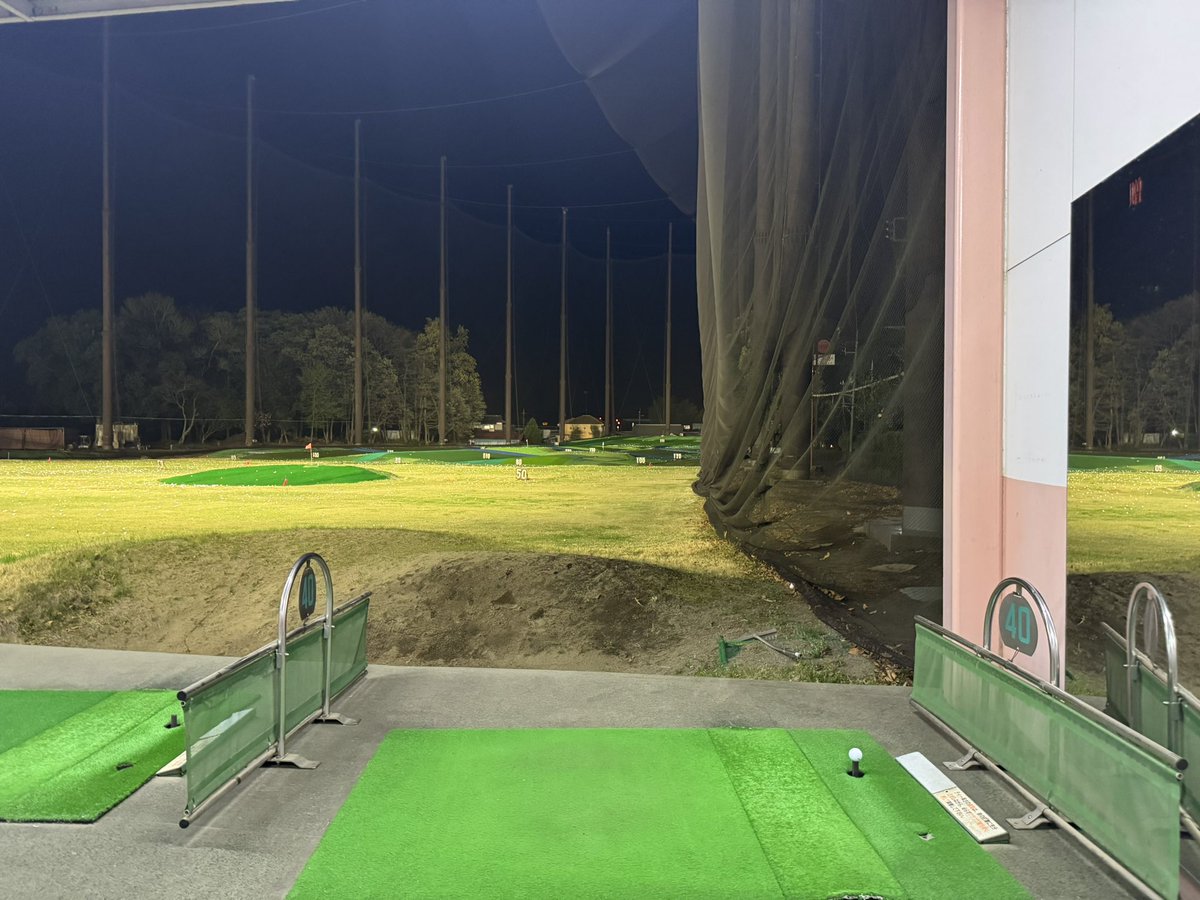 tomos109's tweet photo. 今夜は違う練習場で。
二階打席予定でしたが強風で一階打席のみ。
右端打席が空いてのでラッキーでした。
ガンバリマス！ https://t.co/86rG5aFXc2