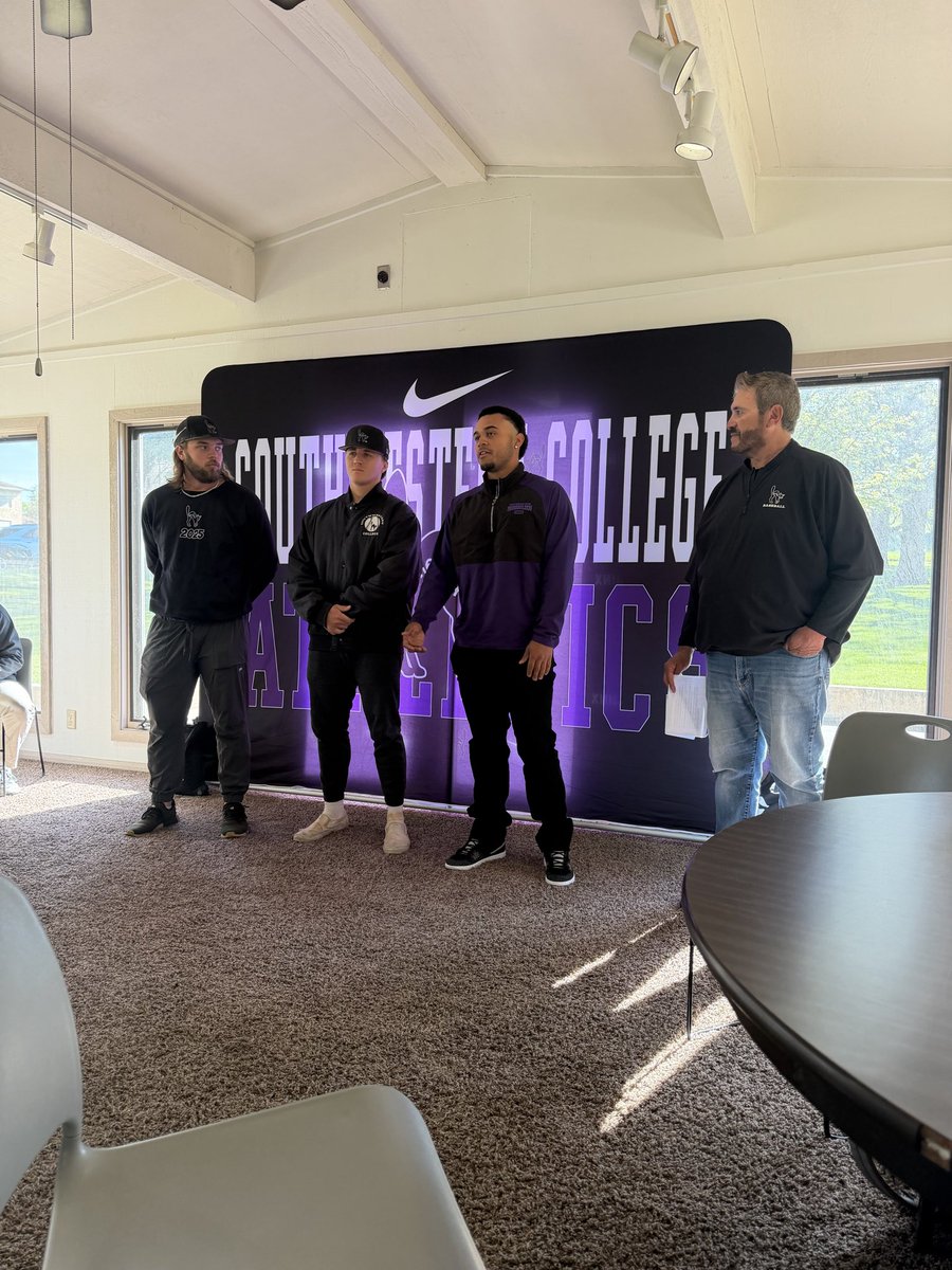 buildersports's tweet photo. Huge thanks to everyone who came out to the last Coffee With Coaches of the year! 💜 

Thank you to our event sponsor, Scooter’s Coffee in Winfield for supplying the coffee for today! ☕️ 

#TheJinxIsOn 🐈‍⬛ https://t.co/kyJMOPBoar