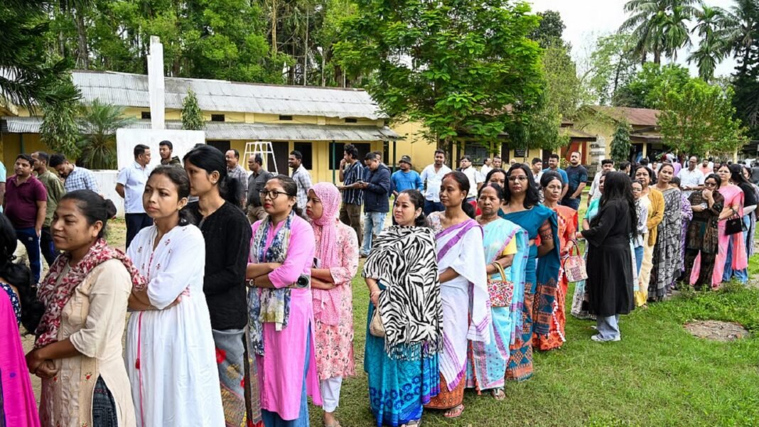 विधानसभा चुनाव के लिए असम, केरल और पुडुचेरी में शांतिपूर्ण मतदान पूरा वोटिंग  ने तोड़े पिछले सारे रिकॉर्ड पढ़ें दिन की सबसे अहम खबर https://t.co ...