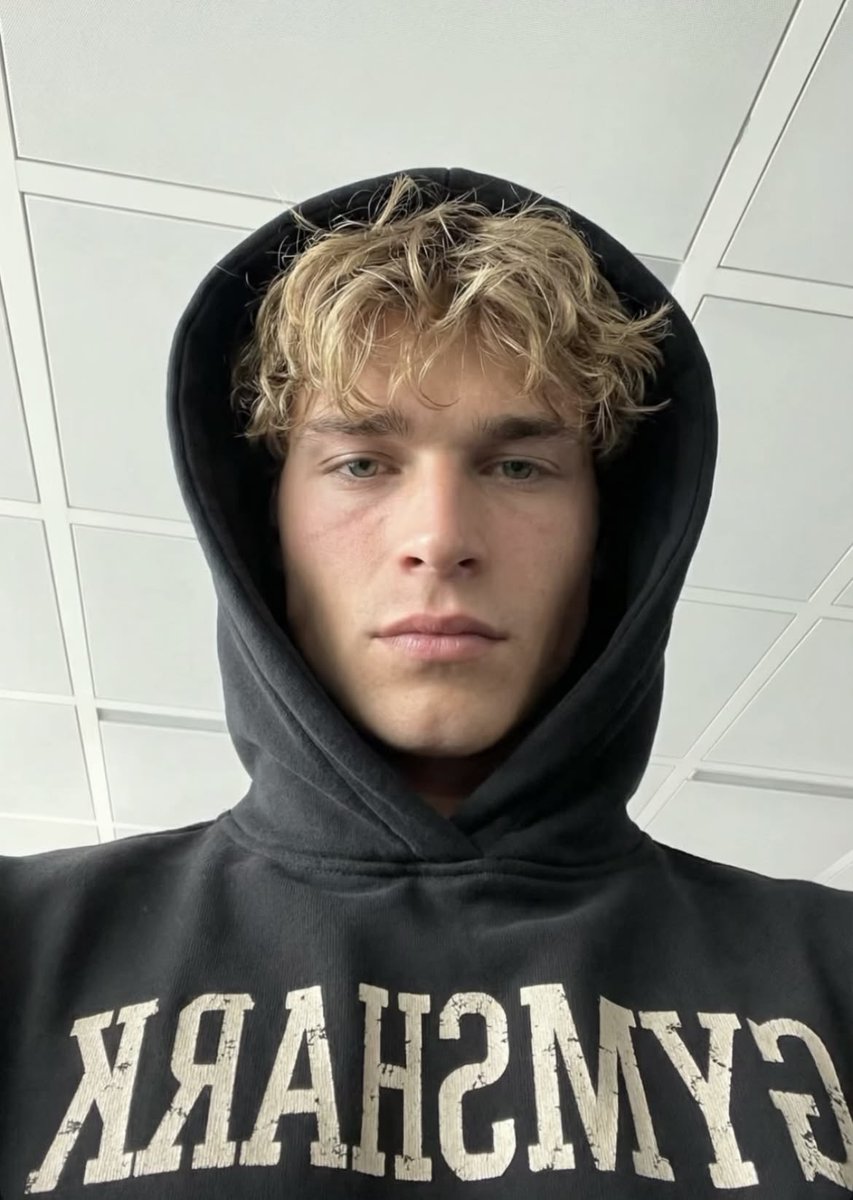 xadenriosron's tweet photo. gostaria de agradecer a pessoa que descobriu a existência desse homem pois agora ele é meu joey lynch https://t.co/3OhIXAQTIM
