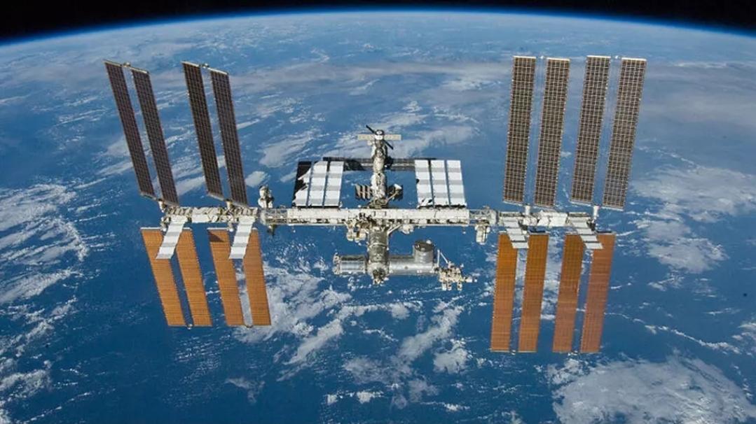 narottamsahoo's tweet image. From orbit to deep space, a historic conversation echoes across the cosmos.

As #NASA’s #ArtemisII mission #astronauts connect with the crew aboard the International Space Station, #humanity witnesses its first-ever “ship-to-ship” call beyond Earth’s orbit - bridging #worlds,