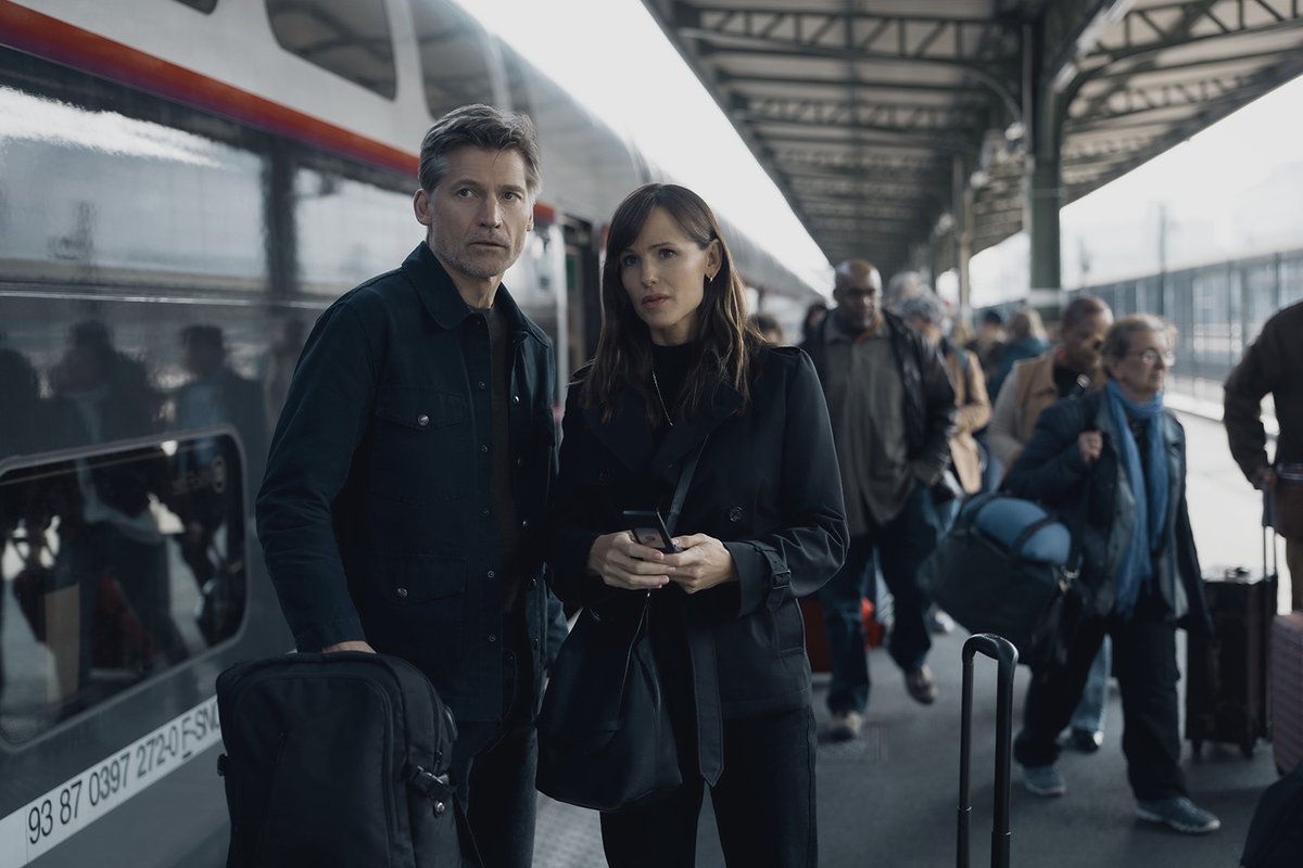 Film_France's tweet photo. 🎬 The final of the season 2 of #TheLastThingHeToldMe is out!

Shot on location in Paris and in Marseille and It benefitted from the #TaxRebate for International Productions (#TRIP).

📸#AppleTV
#FilminFrance https://t.co/Adp2D2UTs2