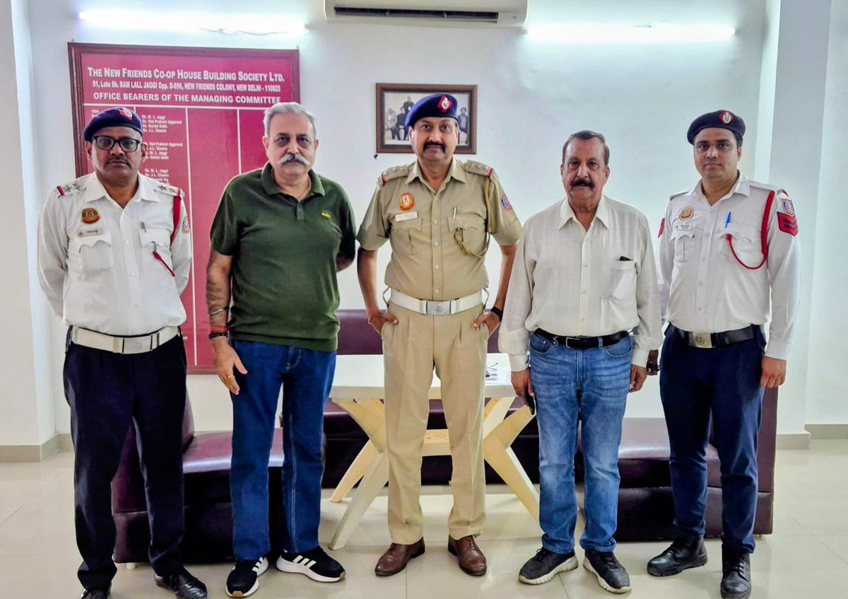 On 8th April 2026, met Mr. Vijay Kumar Ji (TI) at our New Friends C.H.B.S. Ltd. Society Office. Had a detailed discussion on area traffic management, especially illegal parking. Hope to see timely implementation, Arun <a href="/TInfccircle/">NFC79</a> <a href="/CP__Traffic/">CPTraffic</a> <a href="/TrafficCP/">Special CP Traffic</a> <a href="/DCPSEastDelhi/">DCP South East Delhi</a>