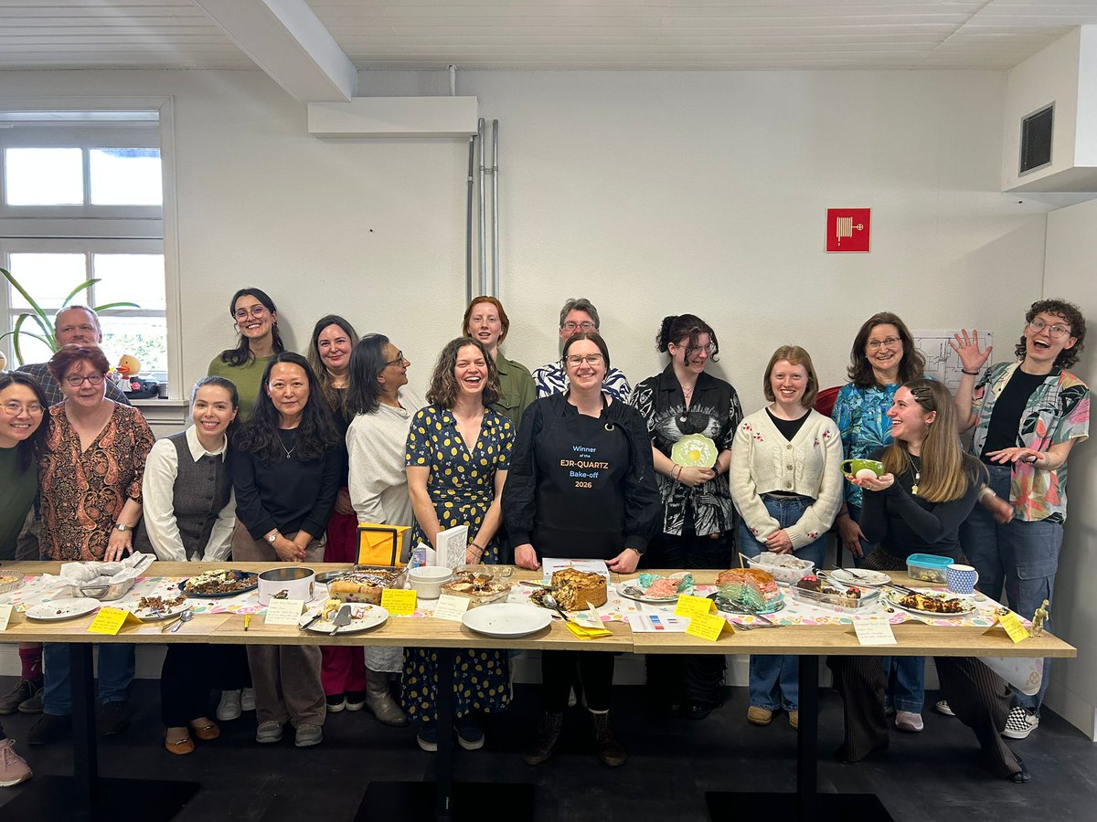 ejrquartz's tweet image. 🧪Who says science communication can’t be delicious?🍰Here are some tasty creations from our NL office’s science-themed bake off competition.🪐From planetary pastries to chemical concoctions, the fastest way to team bonding is through the stomach!🧁👀
#scicomm #baking #science