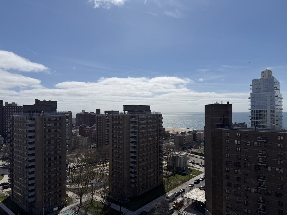 erikose's tweet image. Good Morning from Coney Island, Brooklyn, NY April 9, 2026 📷 by @erikose #photography #coneyisland #brooklyn #goodmorning #photographer #sky