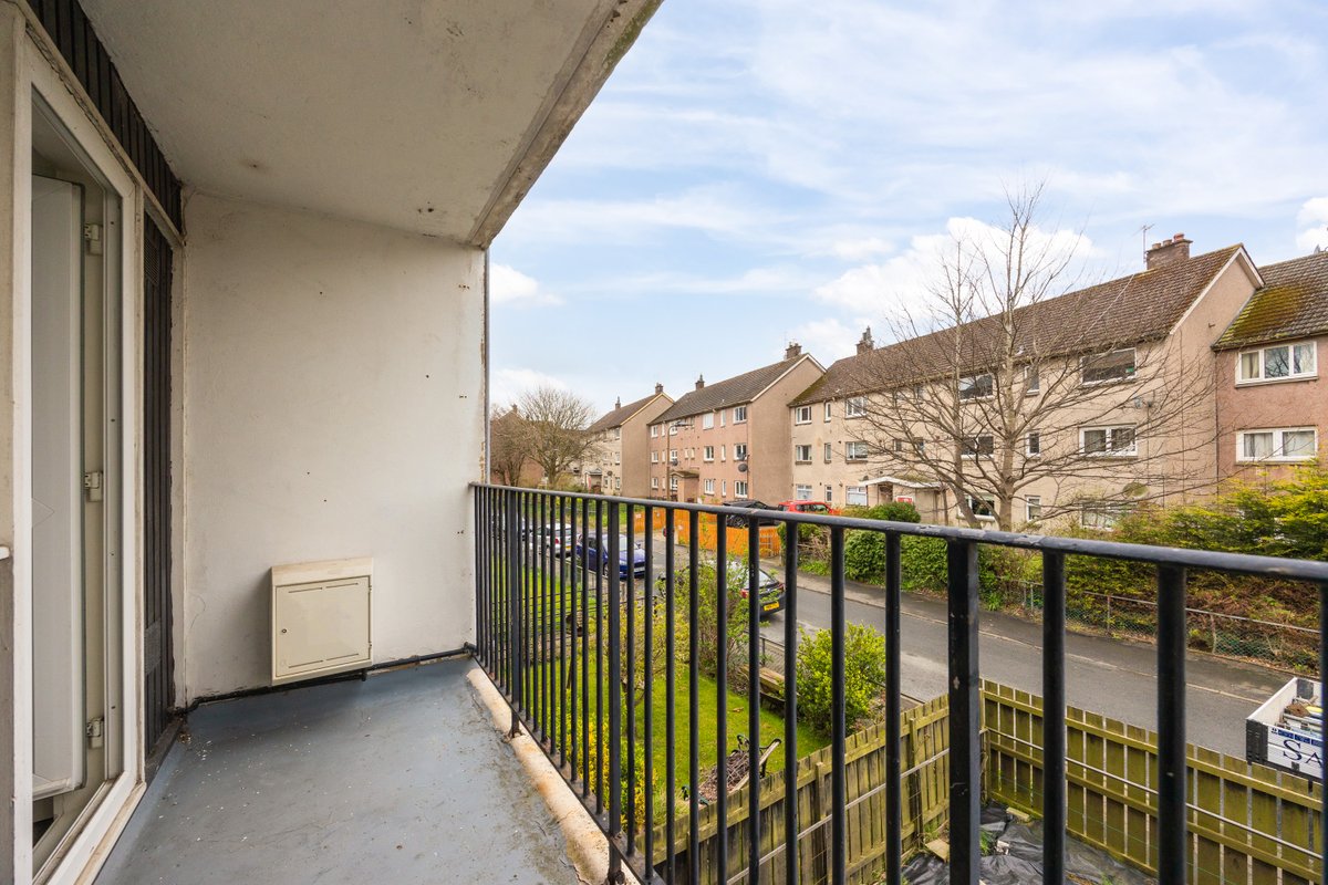 NeilsonsSales's tweet photo. 📍1/5 Glenure Loan, Edinburgh, EH4 7LP
🏡Offers Over £120,000

A well presented one-bedroom, first floor flat, quietly positioned within the popular residential district of Clermiston, conveniently close to a wide range of local amenities, transport links and green spaces. Offering well proportioned accommodation, the property further benefits from a private garden and balcony and will appeal to a variety of purchasers including first time buyers and professionals alike.

🔗Please find full details on our website - https://t.co/uQNVCodBE4

 #ClermistonLiving #ScottishProperty #EdinburghHomes #EdinburghRealEstate #FlatForSale