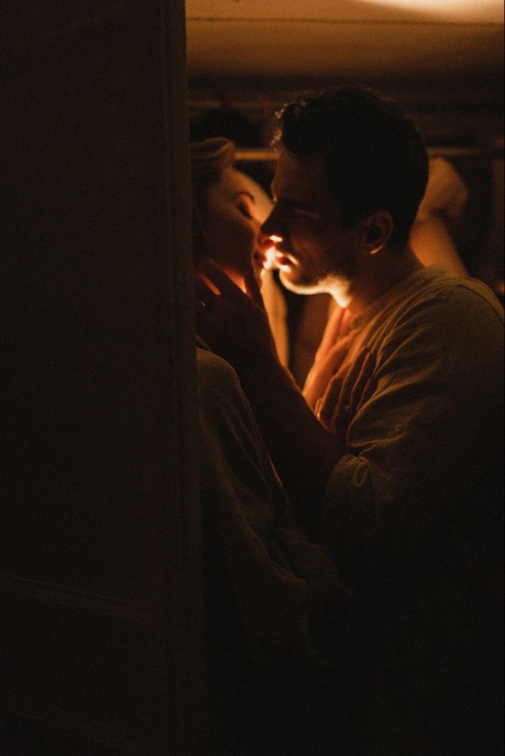 TheDualToungue's tweet image. He kissed me like #blind wasn’t a lack
but a surrender,
like the dark itself had hands
and chose my skin to speak through.

I didn’t see him
I felt him arrive,
in the quiet tremble of breath
that knew exactly where to go.

#vss365