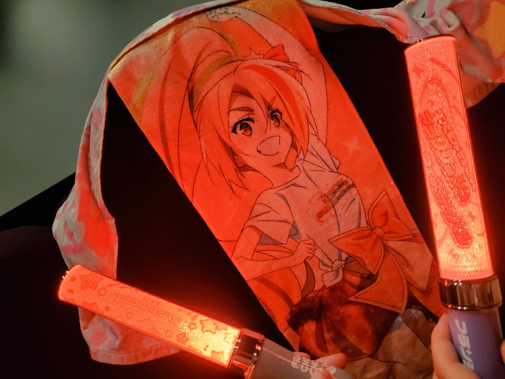 maayavtuber's tweet photo. お誕生日のお祝いの言葉くれた子ありがと！！！
自分への誕生日プレゼントは先日行ったフランシュシュのライブでした
チェキも自引きで推しのサキちゃん出てくれた( ; ; )
応援上演も行けて大満足の推し活やった https://t.co/YtRM7ixfdJ