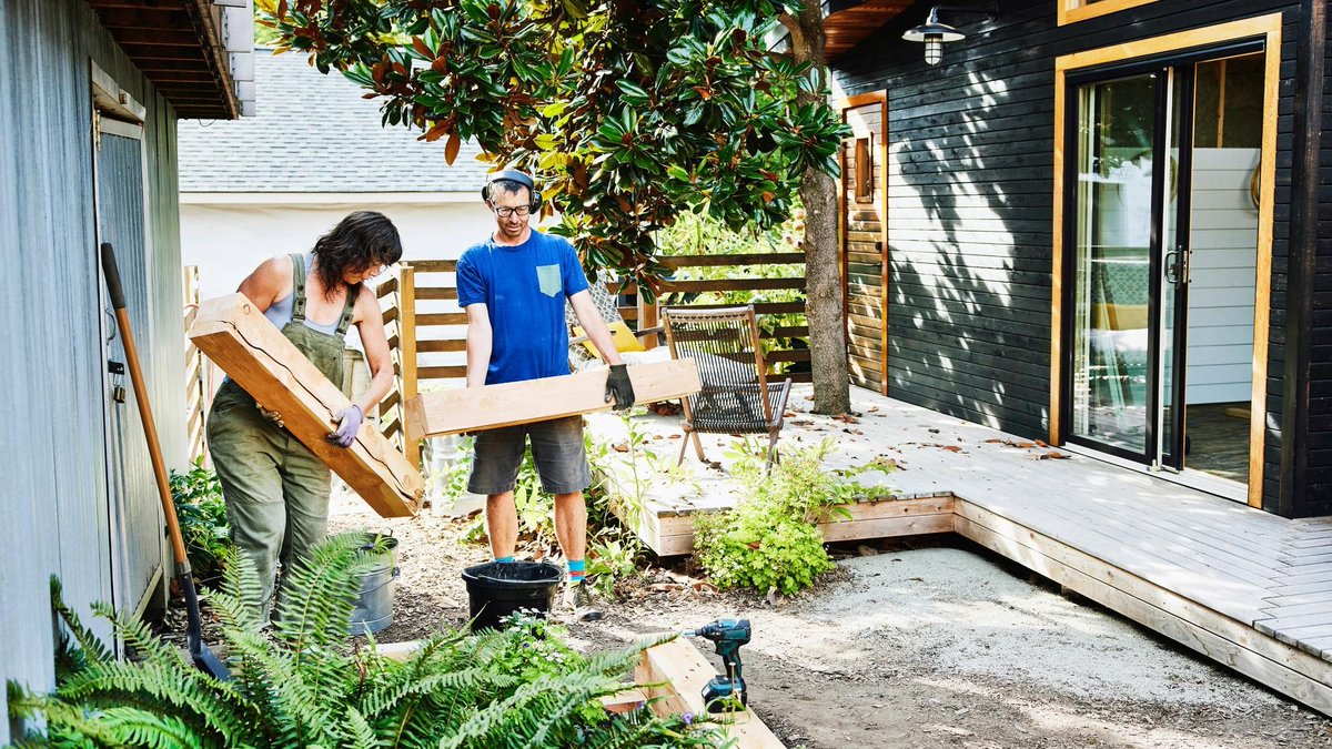 DirkAssociates's tweet photo. The exterior appearance of your house is key if you’re looking to sell. Here are some quick projects you can do in a weekend to increase your home’s curb appeal. 

https://t.co/95tHuNJrTW 

#curbappeal #homeimprovement #renovate https://t.co/eOxgbkGk1b