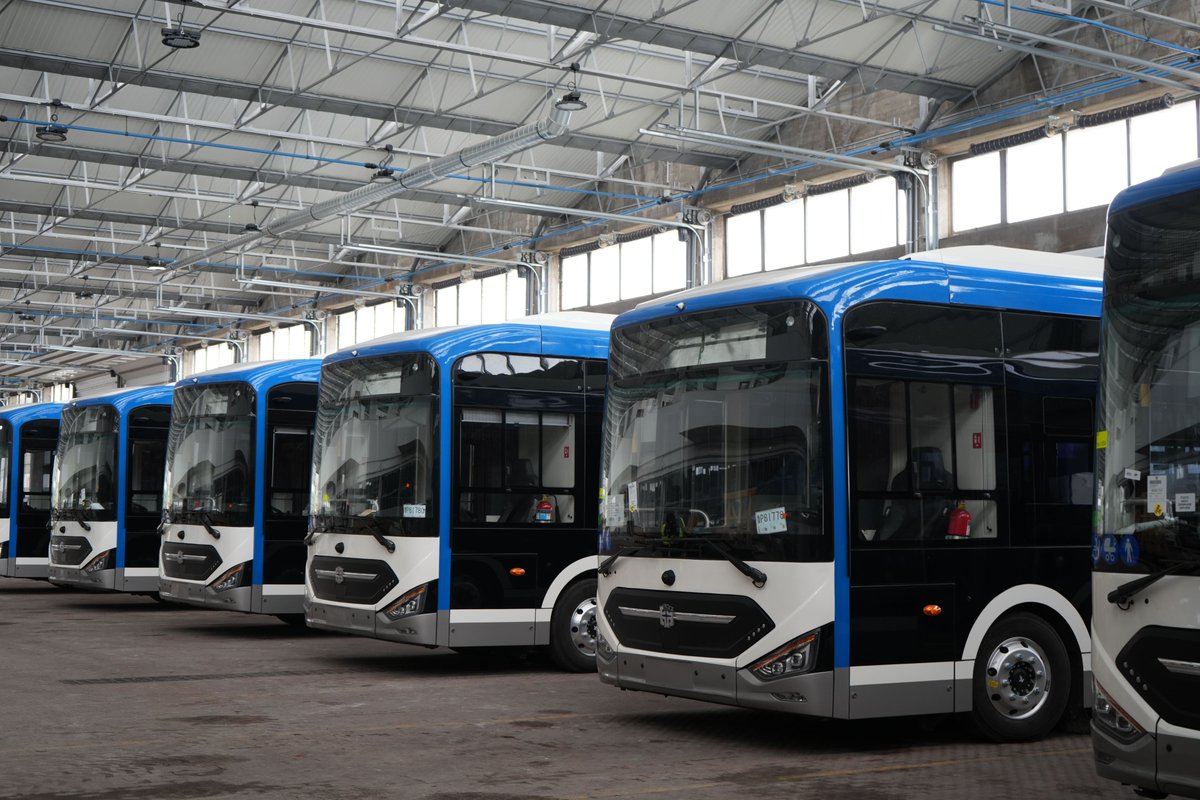 Os novos autocarros mídis já chegaram e já circulam pelo Porto🚌✨

➕​ modernos, confortáveis e acessíveis, tudo a pensar na tua viagem.

Já tiveste oportunidade de viajar neles?