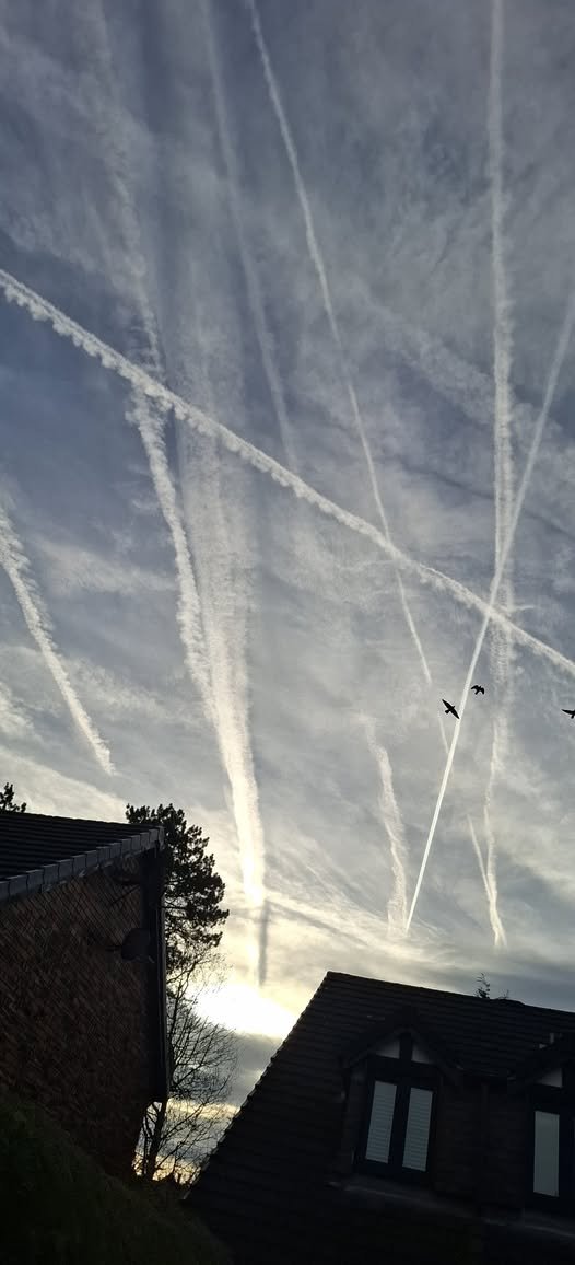 DELTA9_DELTA9's tweet image. Manchester uk today #geoengineering