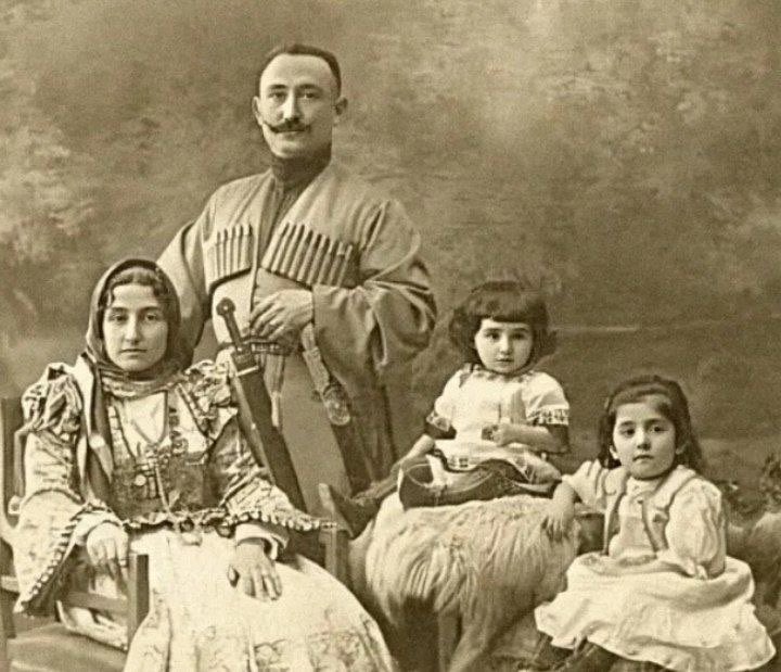 Azerbaycanlı ailesi, Şuşa 1882