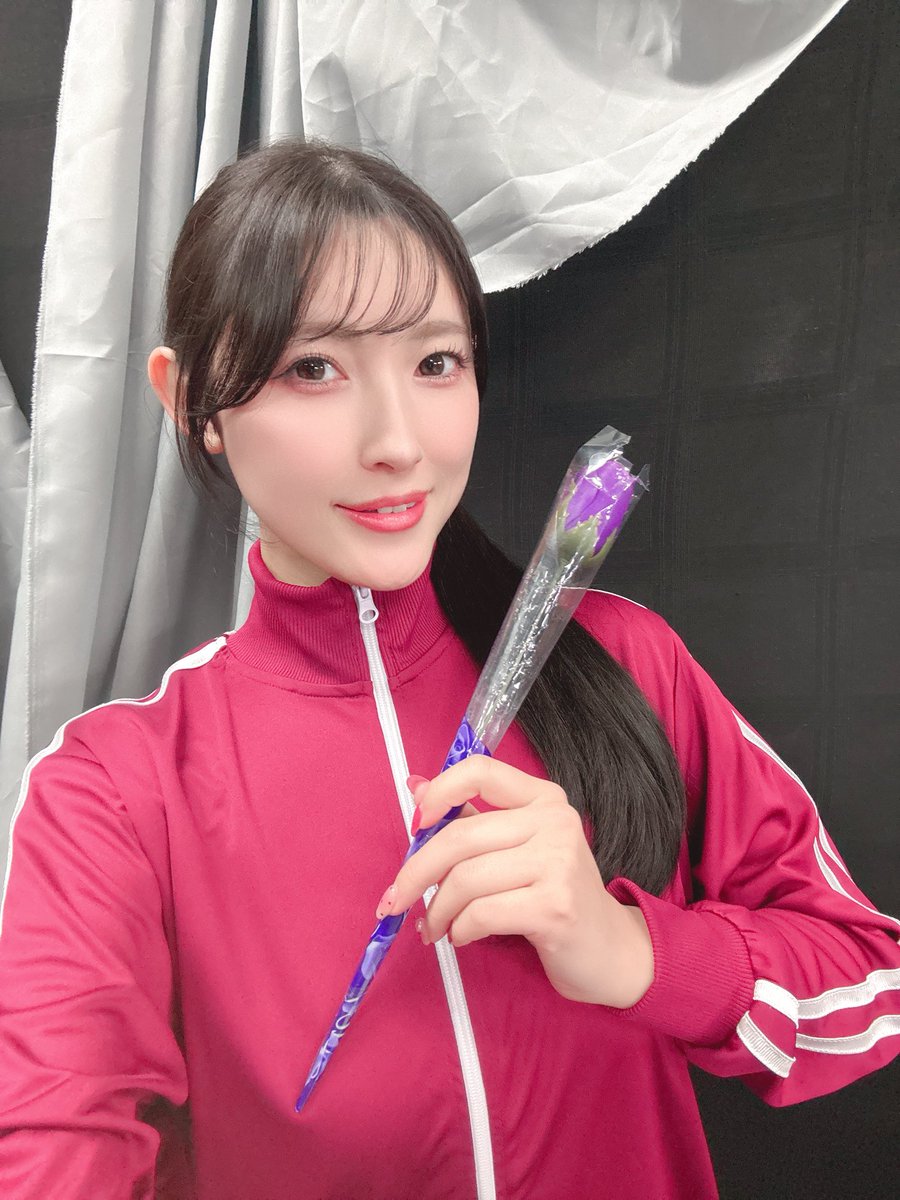 morisawa_kana's tweet photo. ゆったん！
ご観劇&amp;お祝い花ありがとう🫶
新しい体験はできたかな〜？
イモジャかな気に入ってくれてうれしい😆
#罪罰ふたり https://t.co/LIohl74i53
