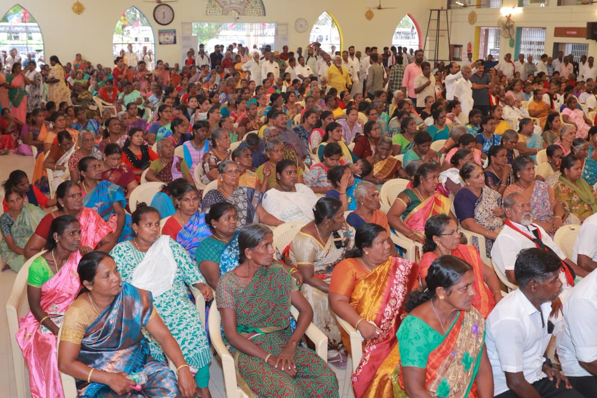 MaheshRDMK's tweet photo. கன்னியாகுமரி சட்டமன்ற தொகுதி மதச்சார்பற்ற முற்போக்கு கூட்டணி கட்சிகளின் செயல்வீரர்கள் கூட்டம் இறச்சகுளம் J.S.மஹாலில் எனது  தலைமையில் நடைப்பெற்றது தேர்தல் பணிகள் குறித்து ஆலோசனைகள் வழங்கினேன்.கூட்டணி கட்சி நிர்வாகிகளும் கழக நிர்வாகிகளும் செயல்வீரர்களுக்கு தேர்தல் பணிகள் குறித்து அறிவுறுத்தினார்கள்.கழக நிர்வாகிகள் மற்றும் மதச்சார்பற்ற முற்போக்கு கூட்டணி கட்சி நிர்வாகிகள் தேர்தல் களப்பணியாளர்கள் கலந்து கொண்டனர்.

#VoteForDMK 
#ஸ்டாலின்_தொடரட்டும்
#தமிழ்நாடு_வெல்லட்டும் 

#DMK 
#MKStalin 
#UdhayanidhiStalin
#DMK_Kanyakumari_East 
#Dmkkanyakumari