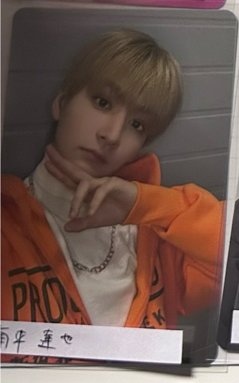 𝘮𝘰𝘰𝘯 tweet media