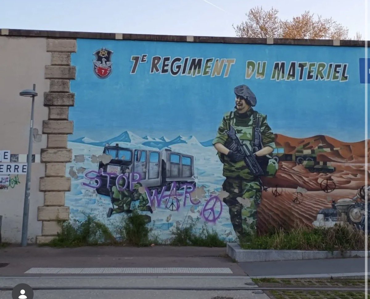 F_Desouche's tweet image. Lyon (69) : des activistes d'extrême-gauche dégradent un centre de recrutement de la Légion étrangère via @jean_bexon