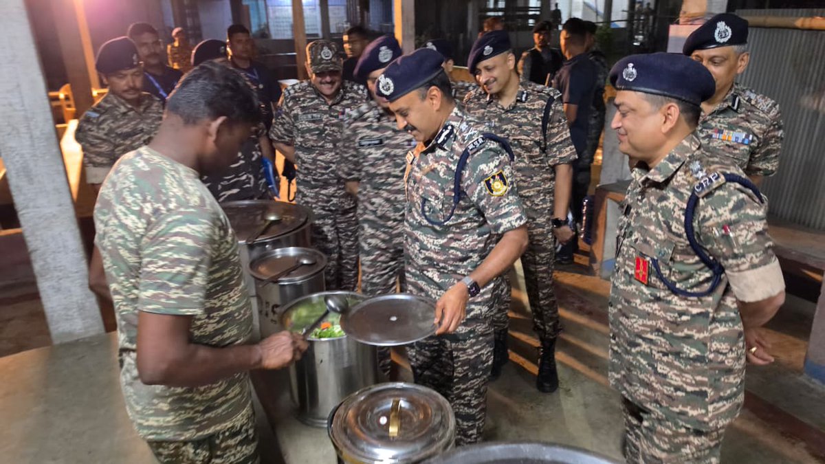 crpfindia's tweet image. DG, #CRPF Shri G. P. Singh, IPS visited the Adhoc 387 Bn camp of #CRPF at Patharghata High School, Nemai, Siliguri, during his WB tour.

DG reviewed the facility and interacted with the stakeholders. During ‘Samvad,’ he highlighted ECI’s guidelines for ensuring free &amp;amp; fair polls.