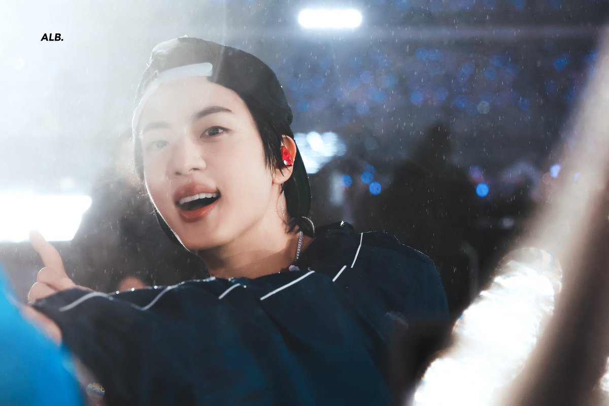 오늘도 tweet media