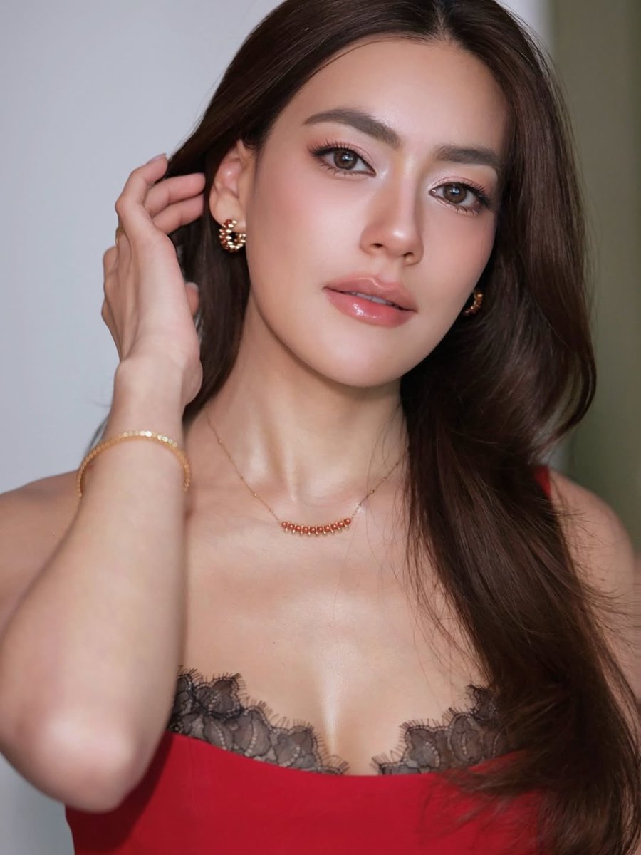 ความสวยคิมมี่ฆ่าคนตายได้อ่ะ สวยเกิน สวยแพง สวยม๊ากก นี่เข้าใจพี่หมากทุกอย่าง🥹
#คิมเบอร์ลี่